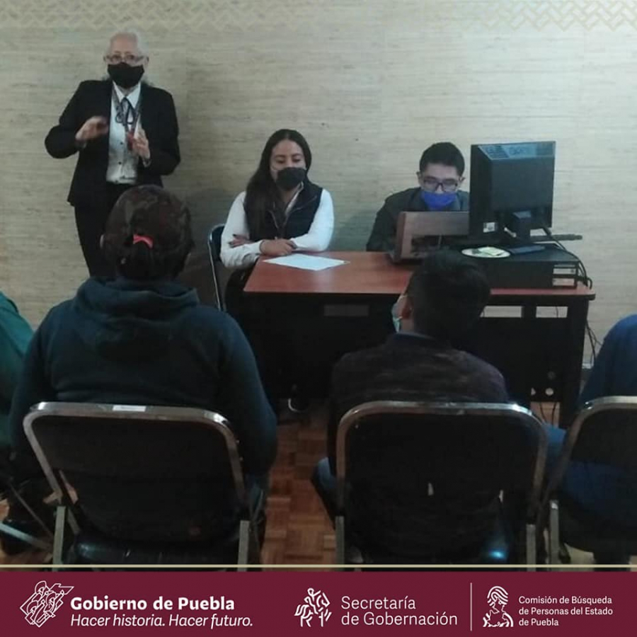 La titular de la Comisión de Búsqueda de Personas del Estado de Puebla, María del Carmen Carabarin Trujillo, se reúne con los padres de los menores R.R.F.G y J.E.F.G localizados.